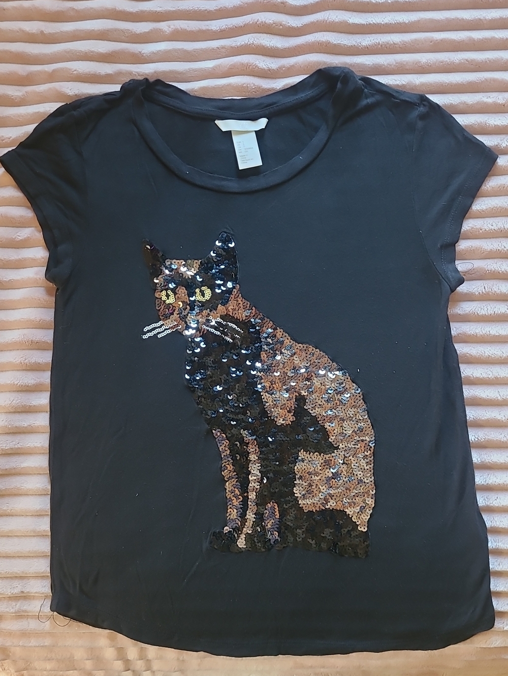 H&M Black Short-Sleeve Tee with Sequin Cat